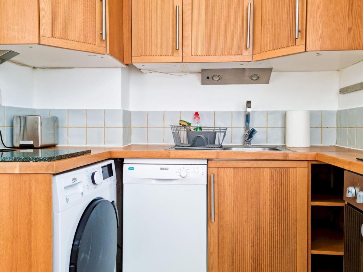 Pass The Keys Wimbledon Hideaway Apartment London Exterior photo