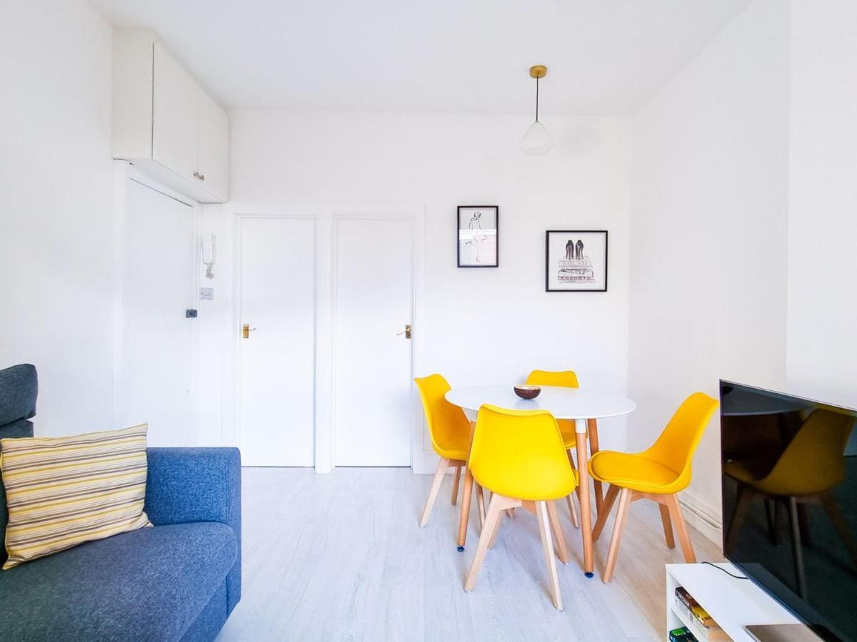 Pass The Keys Wimbledon Hideaway Apartment London Exterior photo