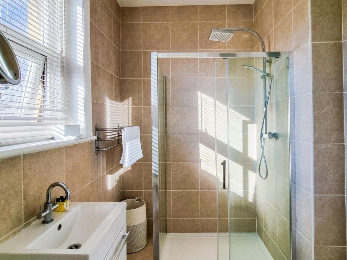 Pass The Keys Wimbledon Hideaway Apartment London Exterior photo